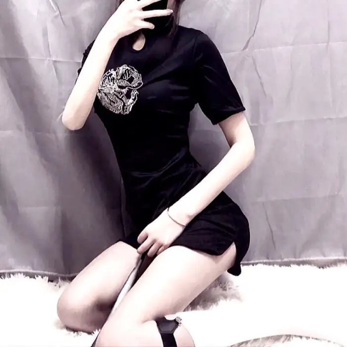 玉女寻春